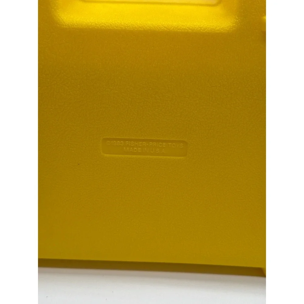 Vintage 1983 Fisher-Price Construx Yellow Hard Plastic Storage Carrying Case USA